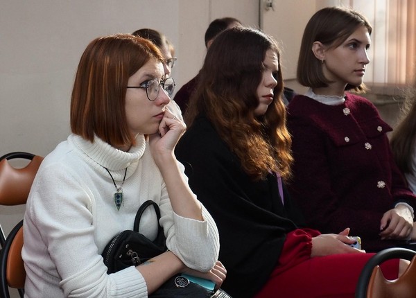 Фестиваль «Сверчок»: мастер-класс «Как продвигается современная русская проза»