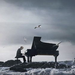 Оркестр при свечах. Ludovico Einaudi