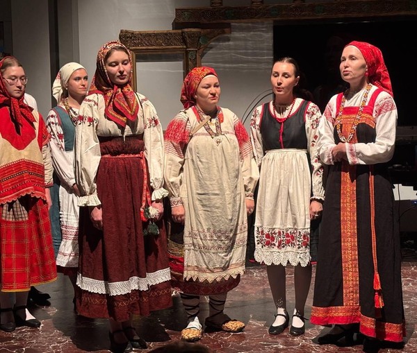 Концерт «Цвели во поле цветочки»