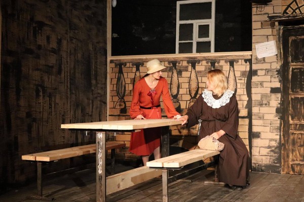 Спектакль «Почти смешная история»