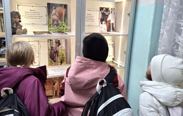 Выставка–поздравление «С праздником, Марий Эл!»