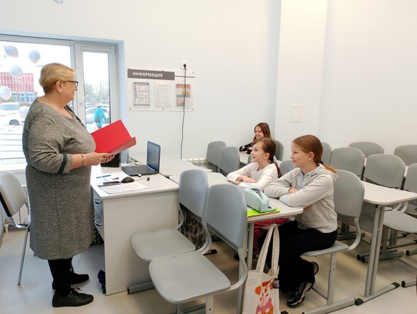 Познавательный час «Сокровищница России»