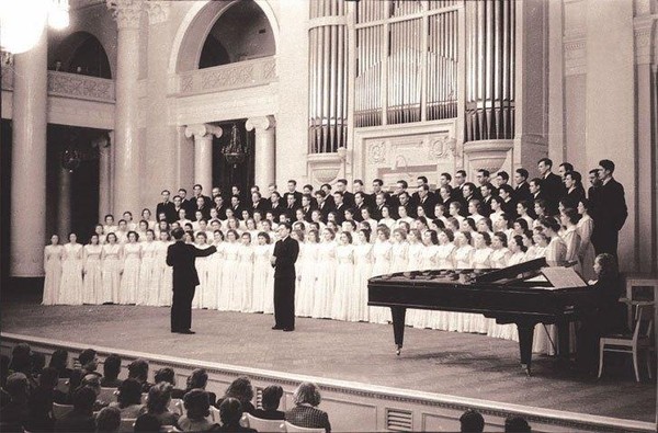 Мастер–класс преподавателя кафедры хорового дирижирования Д. И. Морозова