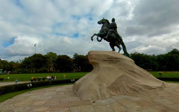 Программма «Виртуальное путешествие по военным мемориалам России»