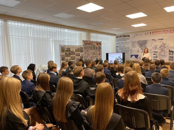 Цикл патриотических встреч «Знать и помнить»