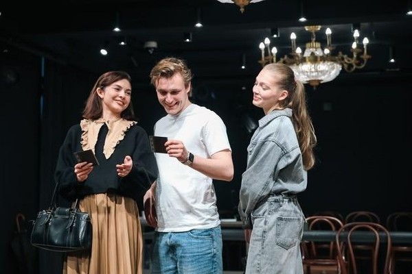 Спектакль «С любимыми не расставайтесь»
