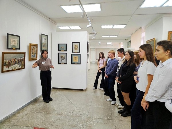Экскурсии по выставке Рафаэля Кираева