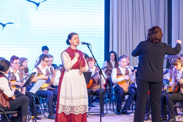 Концерт «В концертном зале музыка звучит»