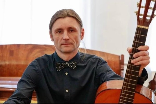 Концерт авторской песни Антона Леухина