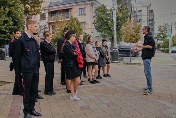Пешеходная экскурсия «Мариинский сквер – аллея Героев»