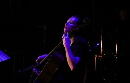 Рок-хиты на виолончелях. «Atomic Cellos» в сердце города