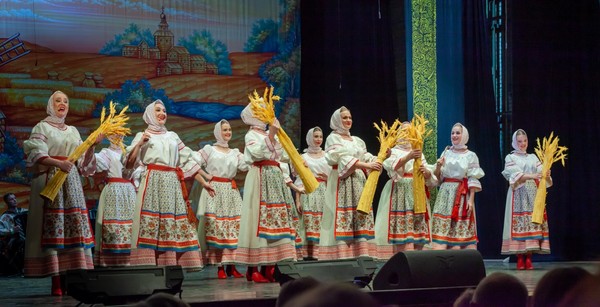 Музыкальный спектакль «Песнь о Земле Русской»