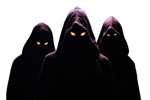 Campus x Halloween. 3 Secret Guests