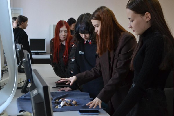 Экскурсия по Губернаторскому колледжу о