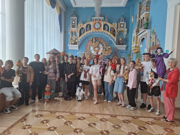 Экскурсия «Увлекательное приключение в театре кукол»
