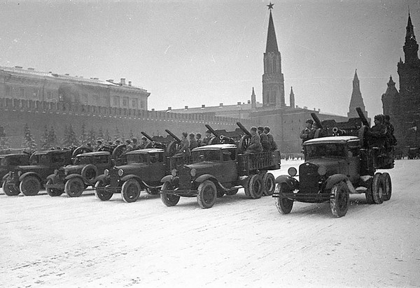 Тематическая встреча «Москва 1941. Подготовка к параду»