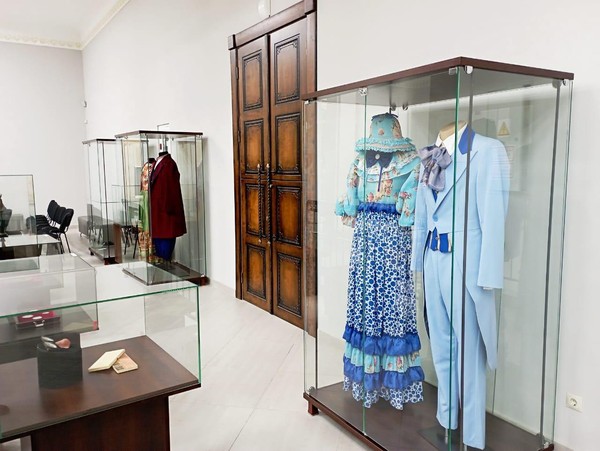 Театральный (сценический) костюм как средство отражения национальной культуры