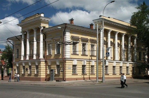 Экскурсия по усадьбе И. Д. Асташева