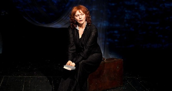 Театр мне, что ли, к черту послать?