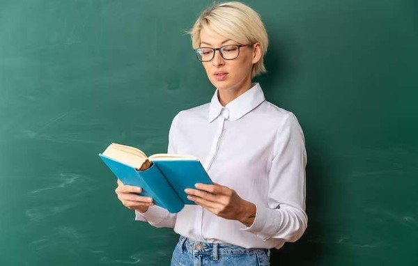 Обзор литературы «Учитель на страницах книг»