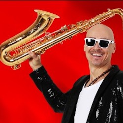 Саксофонист SyntheticSax. Мировые хиты от Ameno до Lambada