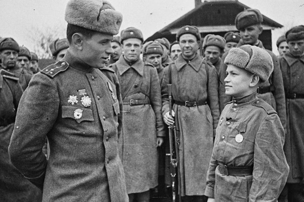 Тематическая беседа «Сын полка. Четырнадцатилетний гвардеец из Воронежа Федор Самодуров»