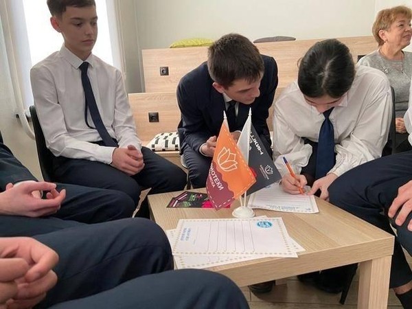 Библиографический урок «Они знают всё»