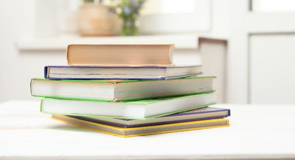 «Золотая полка книг»