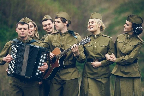Музыкально-поэтическая игра «Дорогами победы вместе»