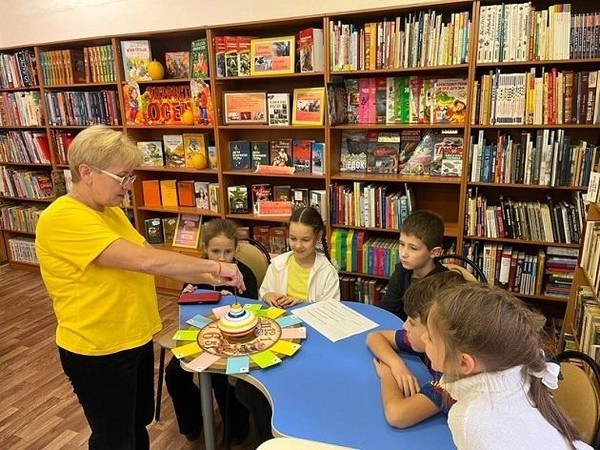 Познавательная программа «Заглянем в мир живой природы»