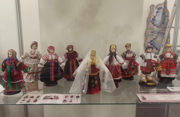 Выставка кукол «Такая яркая Россия!», приуроченная Дню Народного Единства