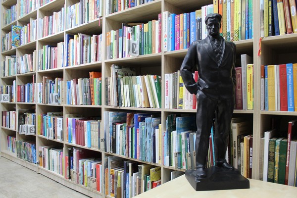 Час поэзии «Вам расскажет Маяковский!»