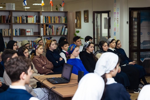 Выставка–беседа «Огюст Роден – титан в искусстве»