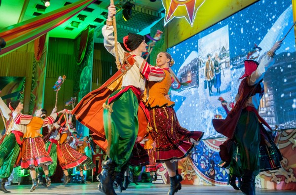 Концертная программа «Русь от края до края» Государственного академического Кубанского казачьего хора