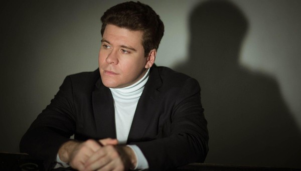 Виртуальный концертный зал: «И КЛАССИКА, И ДЖАЗ». ДЕНИС МАЦУЕВ
