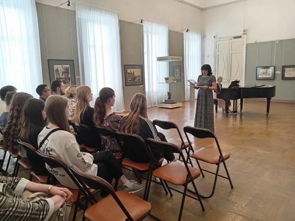 Музыкально-поэтическая программа «Искусство объединяет»