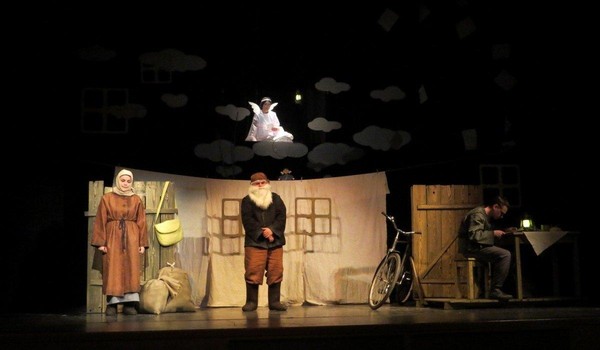 Спектакль «Девочка из города»