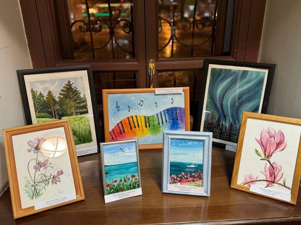 «Выставка добрых картин»