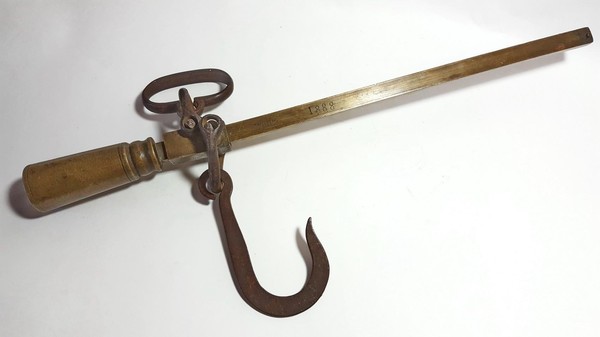 История экспоната «Старинные весы XIX века»