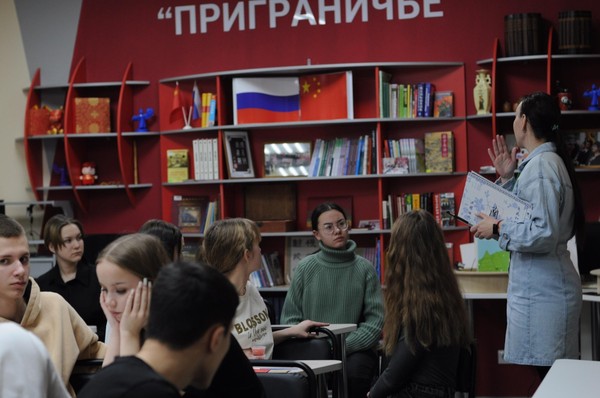 Интерактивный обзор «Знакомство с библиотекой-обсерваторией»