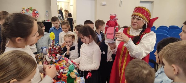 Информационный час «Духовные традиции русской земли»