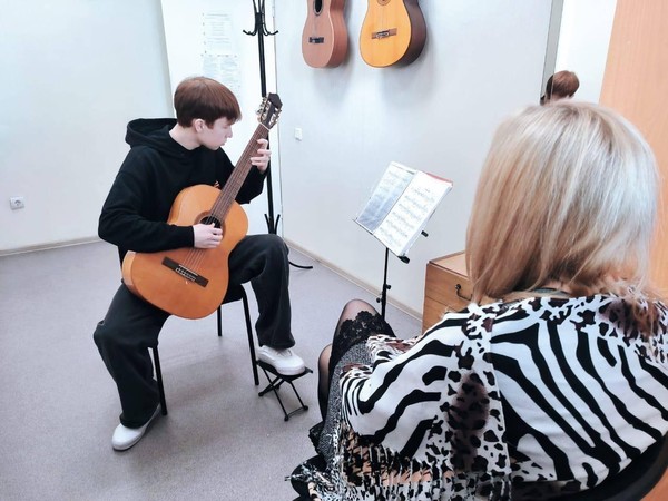 Мастер-класс «Приемы украшения игры на гитаре. Урок № 2»