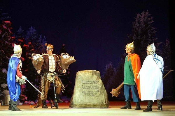 Праздничная программа «Как богатырь Новый год спасал»