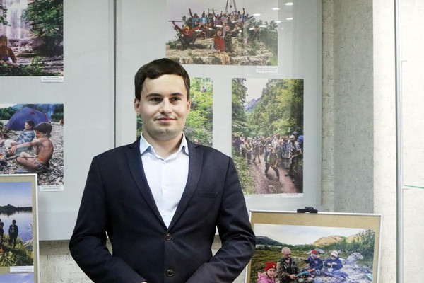 Выставка «Игра света и момента»