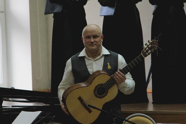 Саксофон и гитара