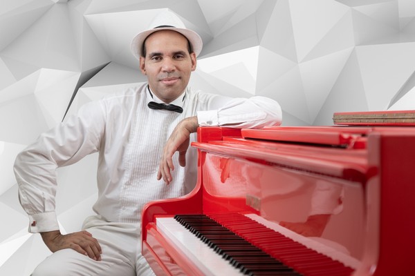 Сандор Торрес