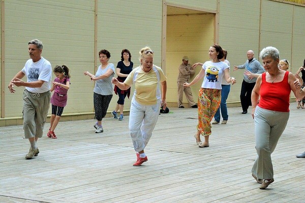 «Танцы для всех» мастер-класс по танцу, в рамках программы «Активное долголетие»