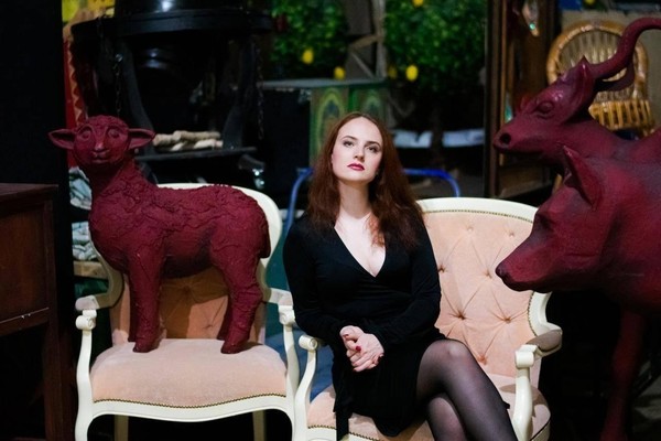 Экскурсия по закулисью с актрисой Оксаной Катанской