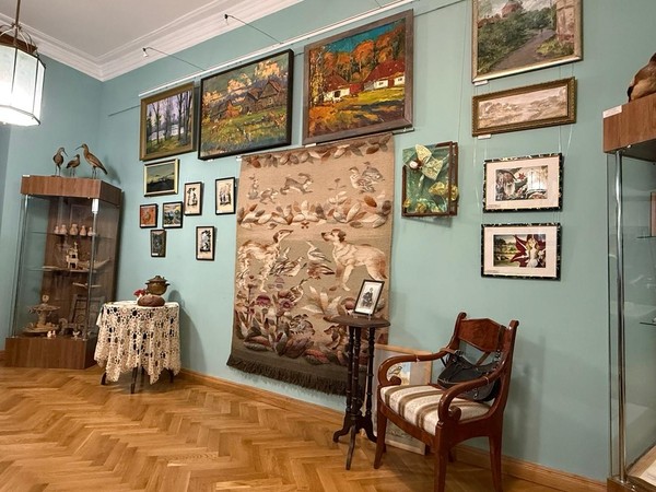 Выставка «Дай мне руку – и пойдем мы в поле…»