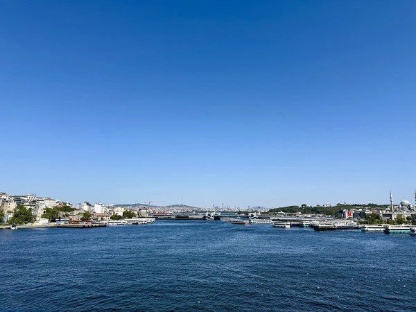 Между двумя континентами: прогулка на яхте по Босфору